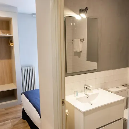 Ξενοδοχείο Terminus 2*